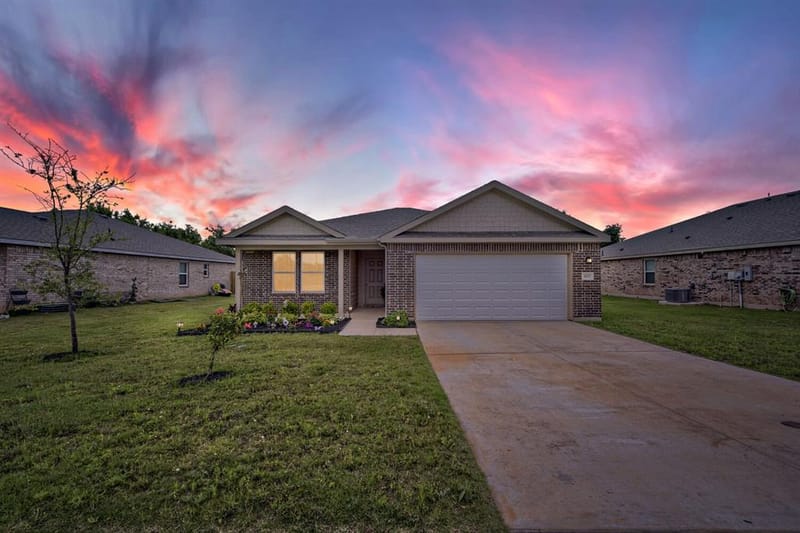 420 Jameson Street, Springtown TX 76082