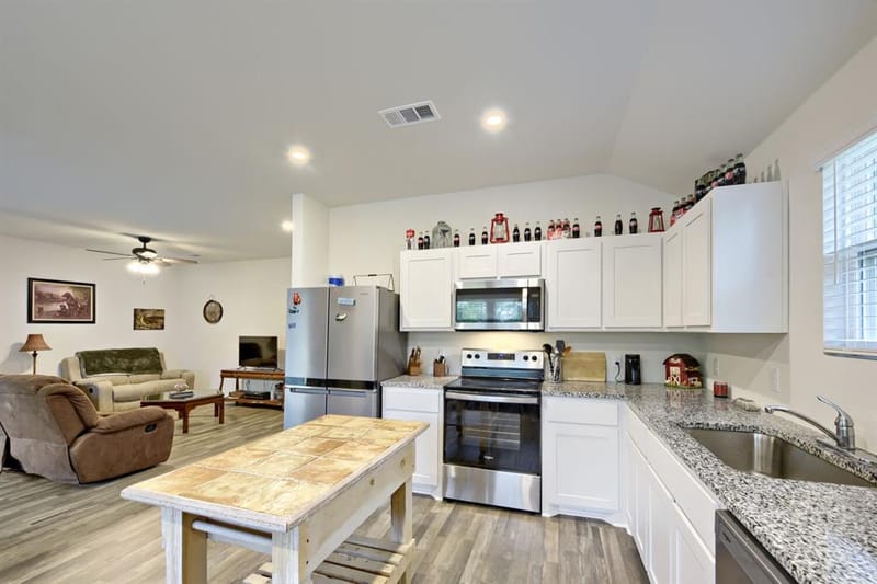 420 Jameson Street, Springtown TX 76082 - Photo 11