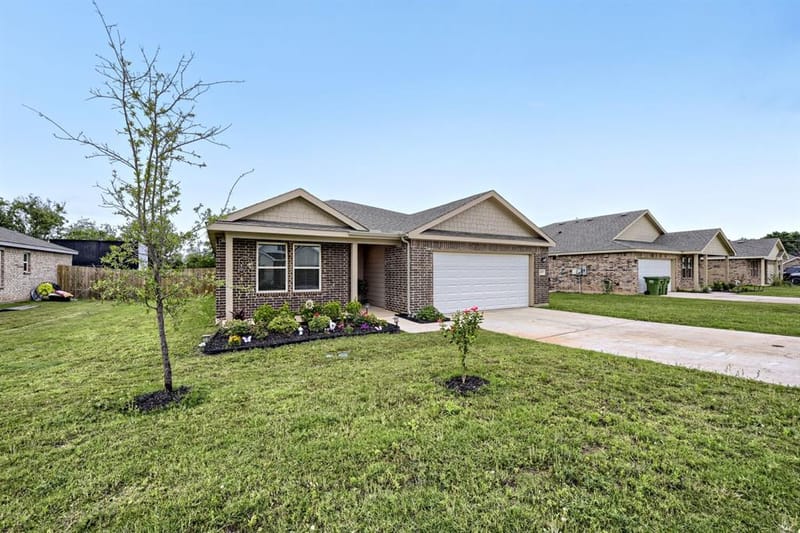 420 Jameson Street, Springtown TX 76082 - Photo 4