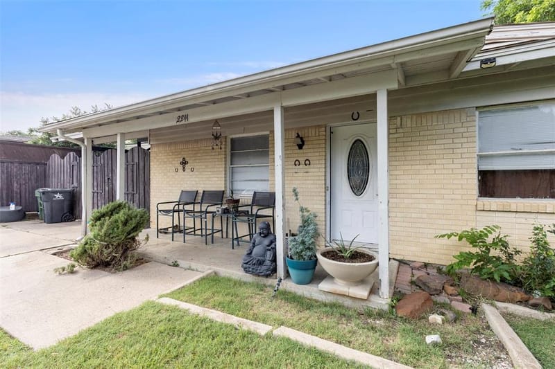 2211 Cloverdale Street, Arlington TX 76010 - Photo 20