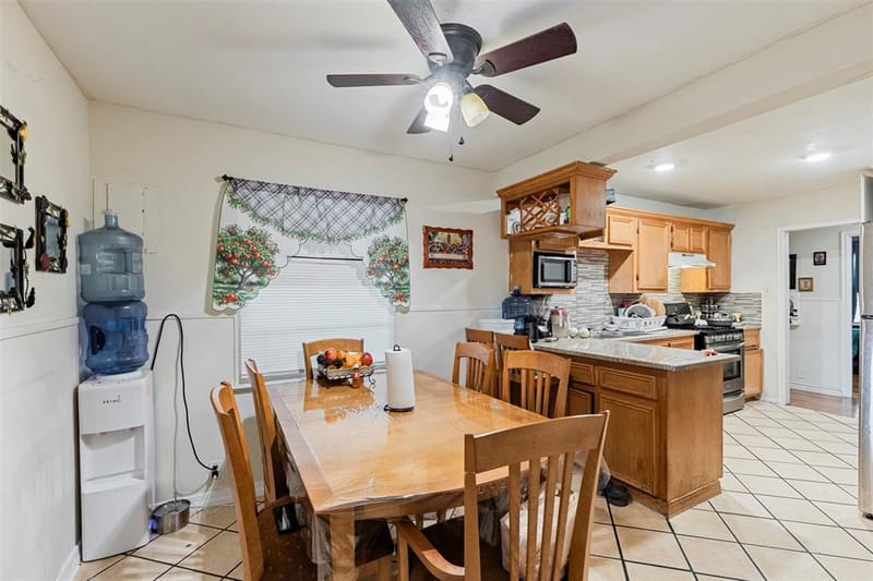 2211 Cloverdale Street, Arlington TX 76010 - Photo 9