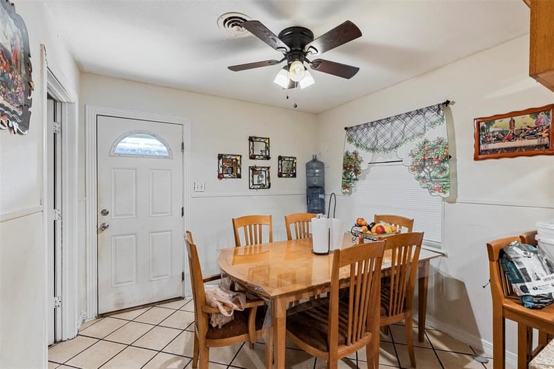 2211 Cloverdale Street, Arlington TX 76010 - Photo 10