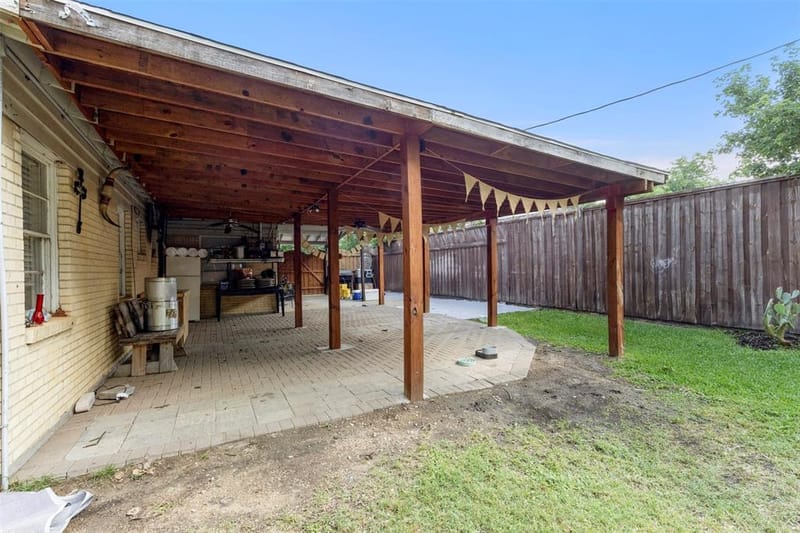2211 Cloverdale Street, Arlington TX 76010 - Photo 19