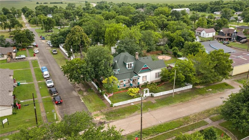 303 W Market Street, Honey Grove TX 75446 - Photo 37