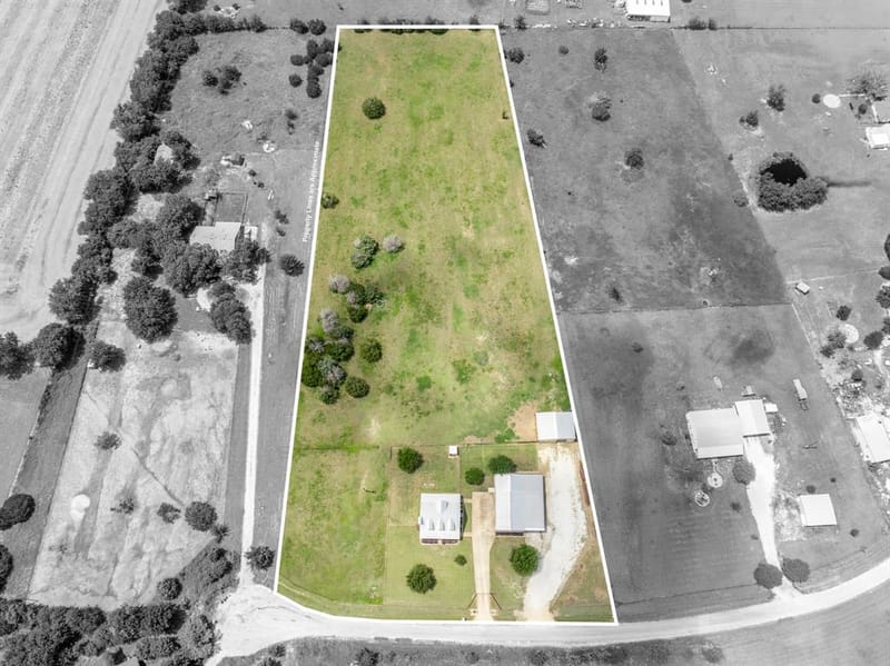 560 Meadow Lane, Crawford TX 76638 - Photo 3