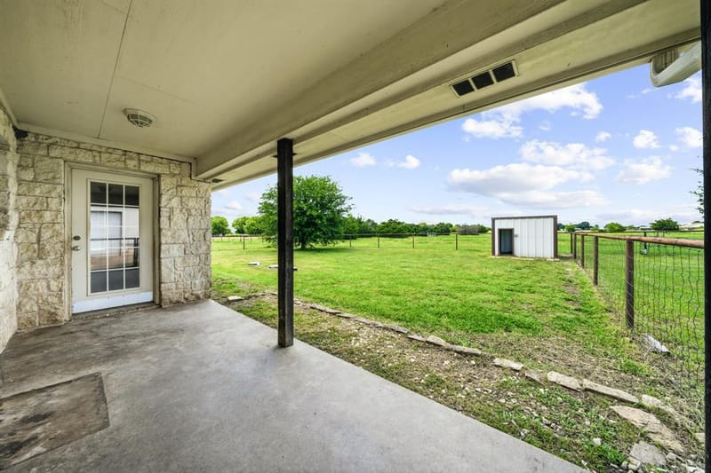560 Meadow Lane, Crawford TX 76638 - Photo 20