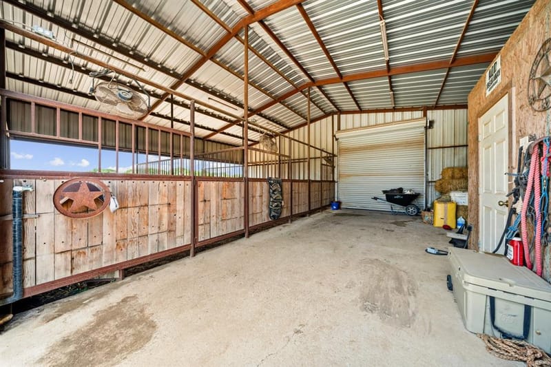 560 Meadow Lane, Crawford TX 76638 - Photo 9