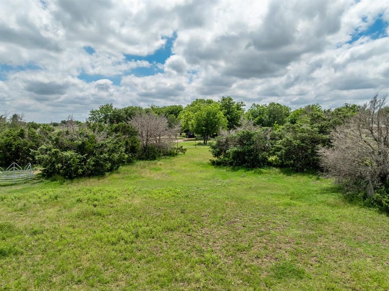 560 Meadow Lane, Crawford TX 76638 - Photo 38