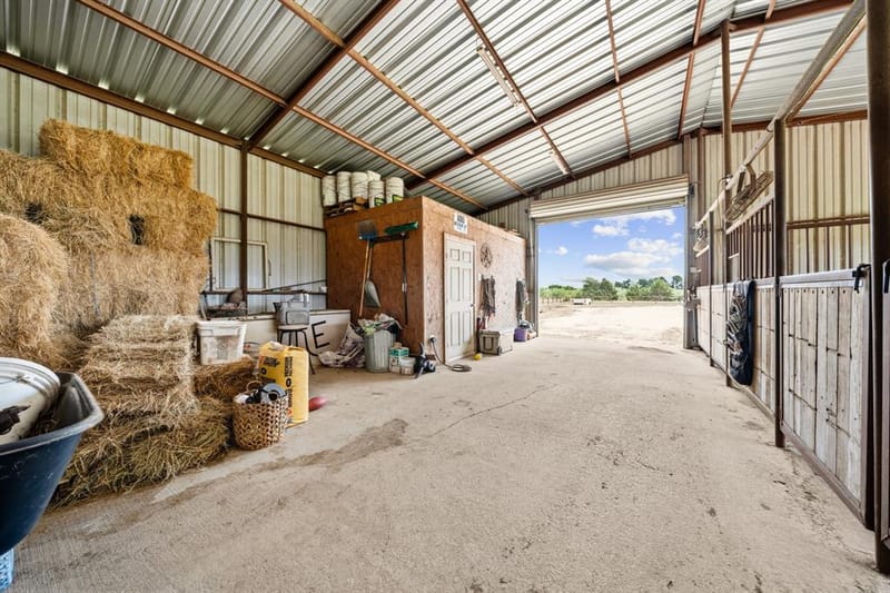 560 Meadow Lane, Crawford TX 76638 - Photo 10