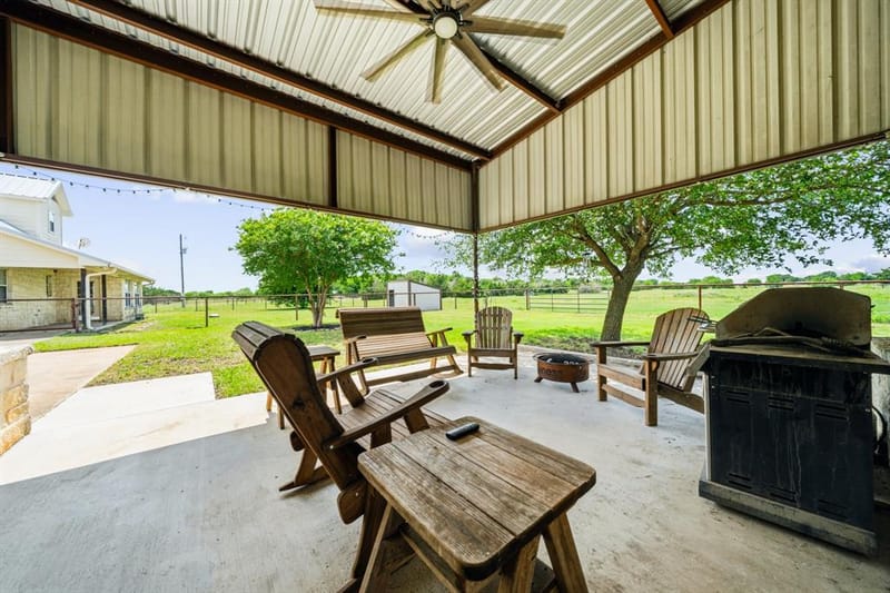 560 Meadow Lane, Crawford TX 76638 - Photo 14