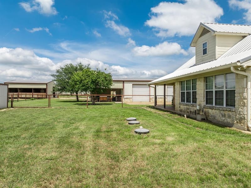 560 Meadow Lane, Crawford TX 76638 - Photo 18