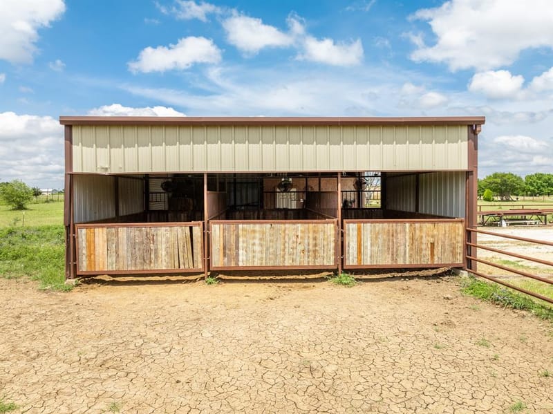 560 Meadow Lane, Crawford TX 76638 - Photo 11