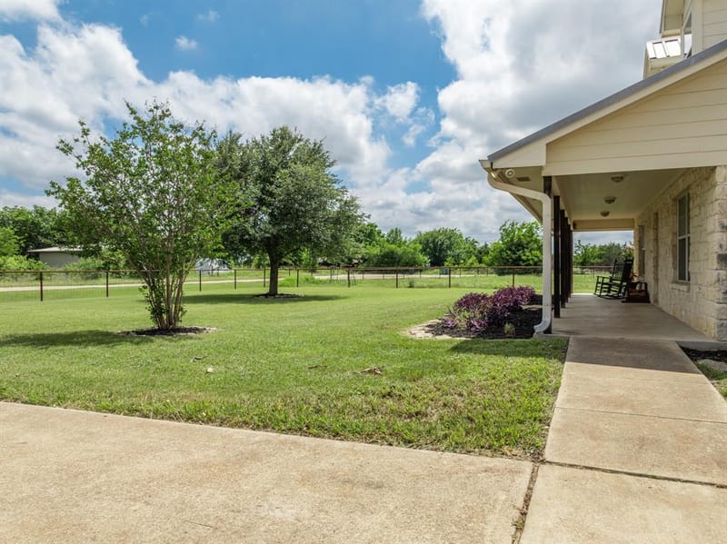 560 Meadow Lane, Crawford TX 76638 - Photo 19