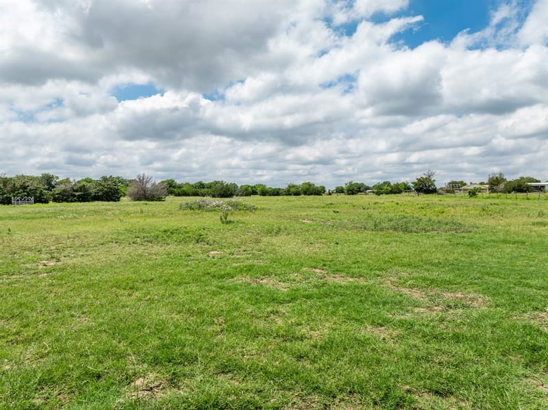 560 Meadow Lane, Crawford TX 76638 - Photo 39