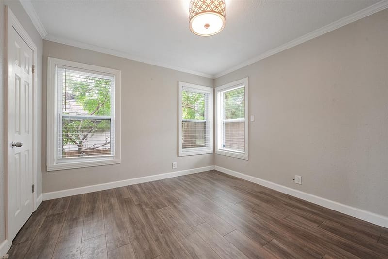 4913 Calmont Avenue, Fort Worth TX 76107 - Photo 13