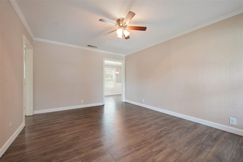 4913 Calmont Avenue, Fort Worth TX 76107 - Photo 5
