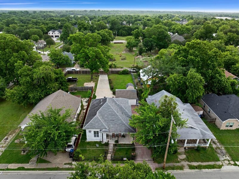 1811 Wesley Street, Greenville TX 75401 - Photo 14