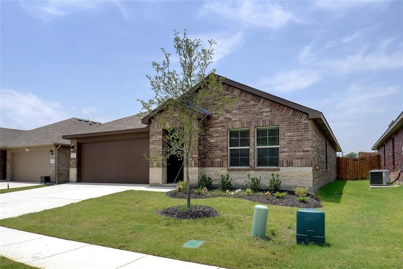 113 Anderson Mill Street, Azle TX 76020 - Photo 2