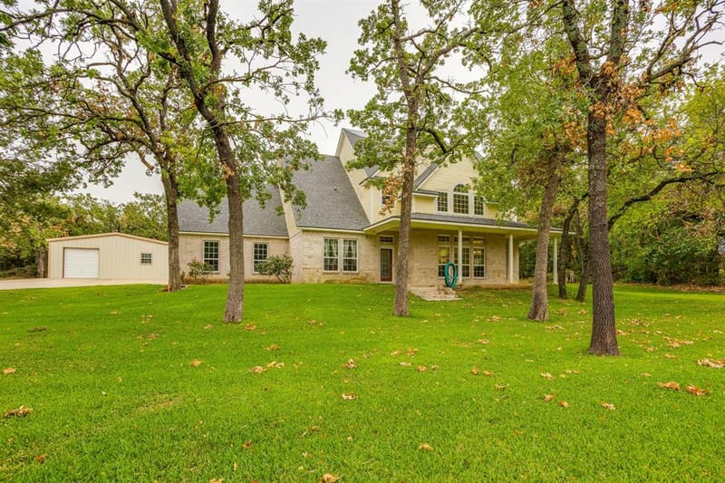 263 Oak Creek Circle, Springtown TX 76082 - Photo 2