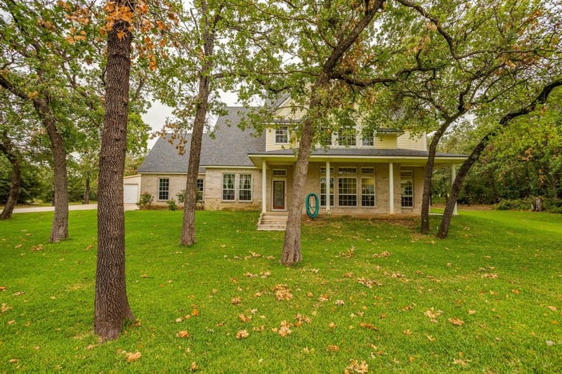 263 Oak Creek Circle, Springtown TX 76082 - Photo 3
