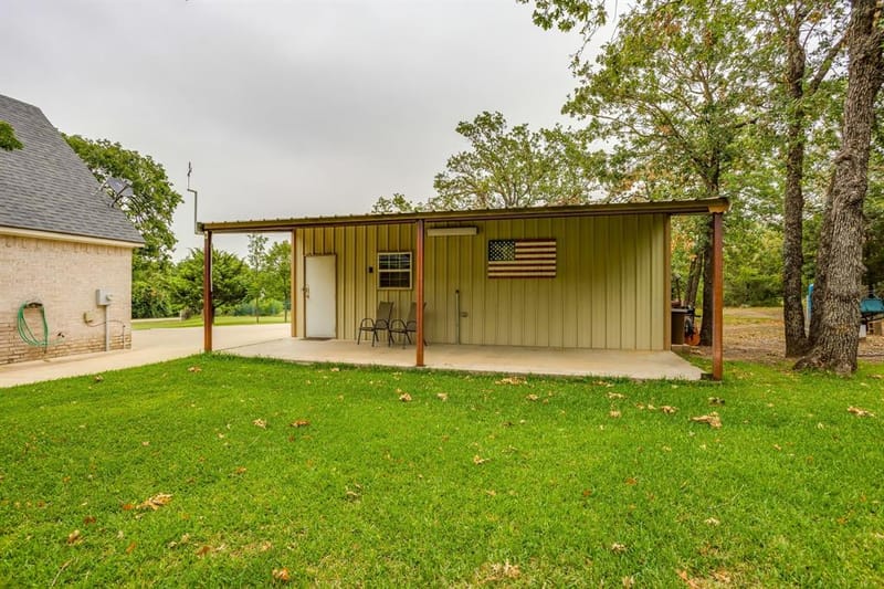263 Oak Creek Circle, Springtown TX 76082 - Photo 9