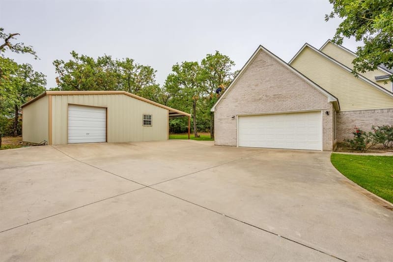 263 Oak Creek Circle, Springtown TX 76082 - Photo 11