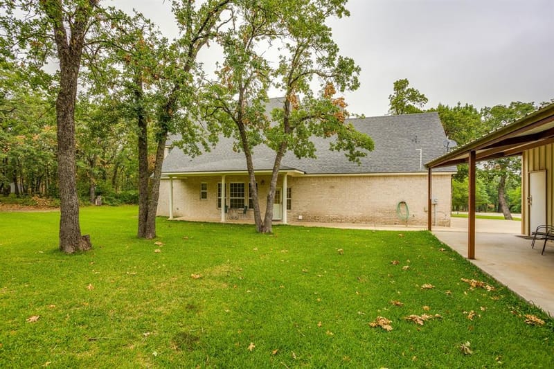 263 Oak Creek Circle, Springtown TX 76082 - Photo 8