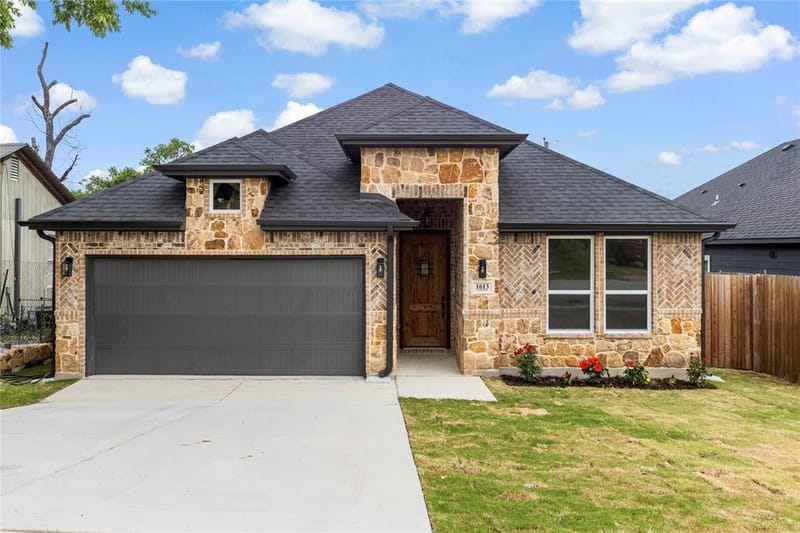 1613 Avenue D, Fort Worth TX 76104 - Photo 2
