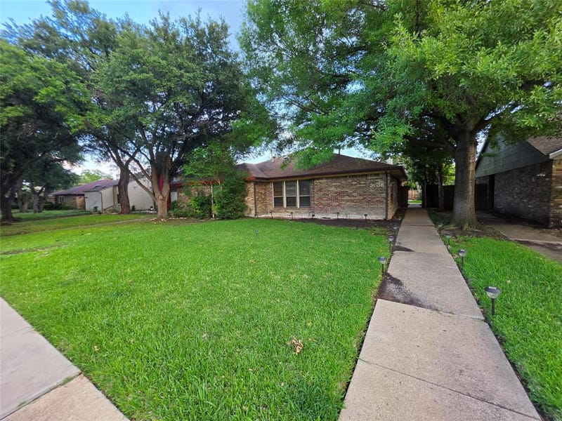 3038 Modella Avenue, Dallas TX 75229