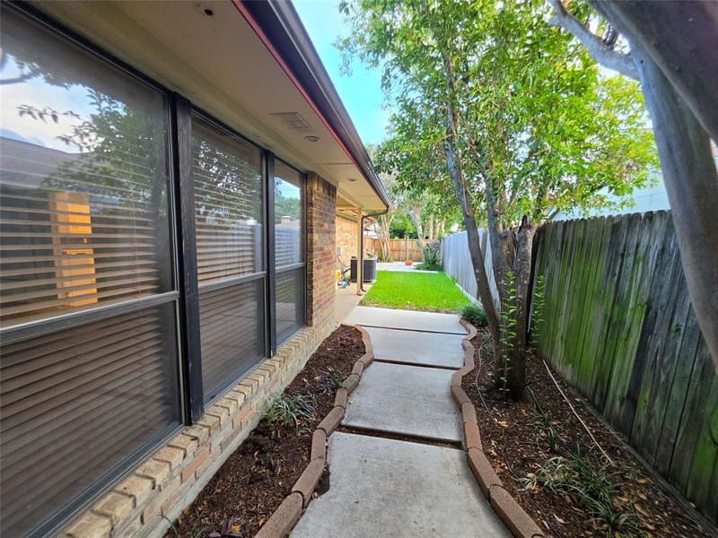 3038 Modella Avenue, Dallas TX 75229 - Photo 38