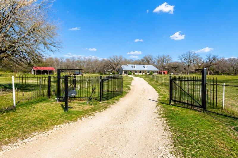 168 Country Drive, Waco TX 76705 - Photo 5
