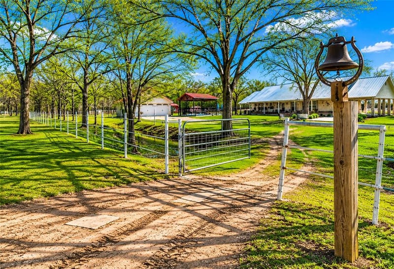 168 Country Drive, Waco TX 76705 - Photo 9