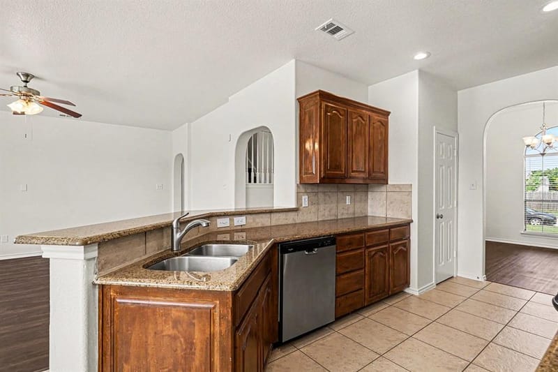 9712 Willow Branch Way, Fort Worth TX 76036 - Photo 12