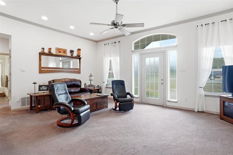 207 Bonita Drive, Granbury TX 76049 - Photo 2