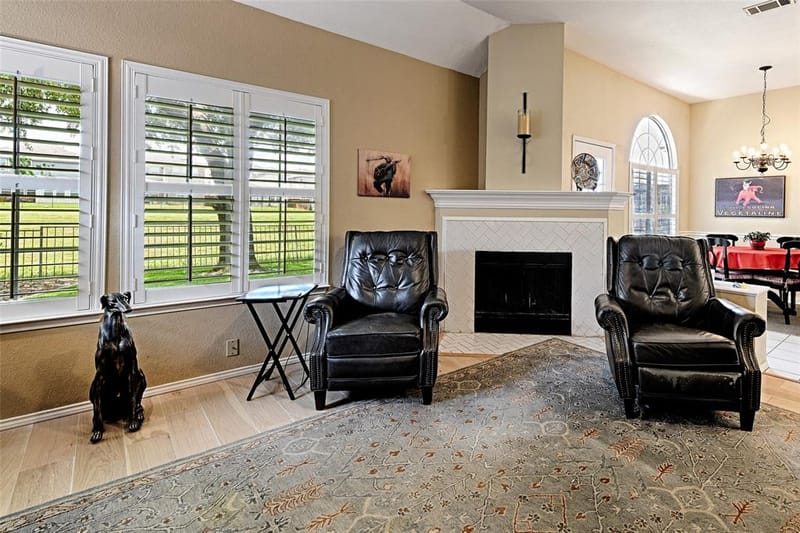 10013 White Lane, Irving TX 75063 - Photo 3