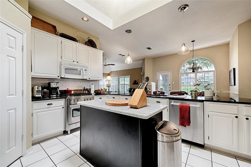 10013 White Lane, Irving TX 75063 - Photo 15