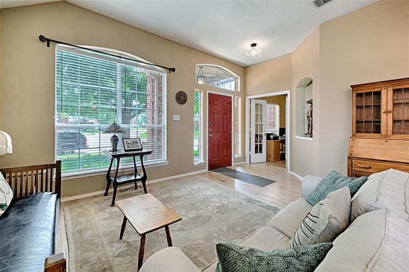 10013 White Lane, Irving TX 75063 - Photo 11