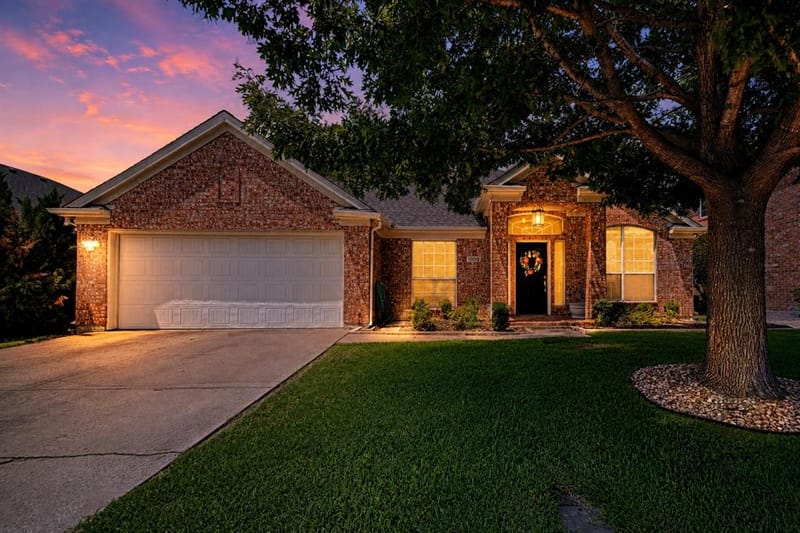 10013 White Lane, Irving TX 75063 - Photo 8