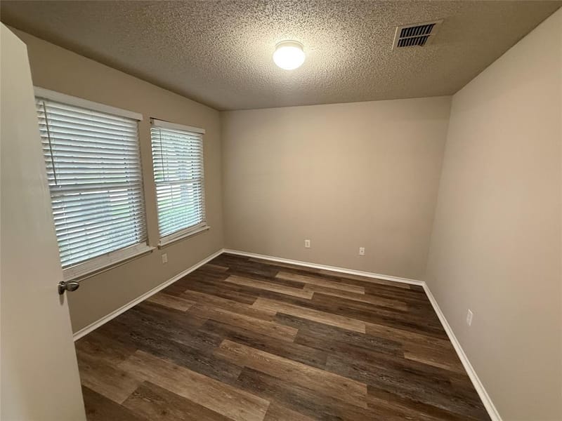 2549 Pilgrim Rest Drive, Dallas TX 75237 - Photo 10