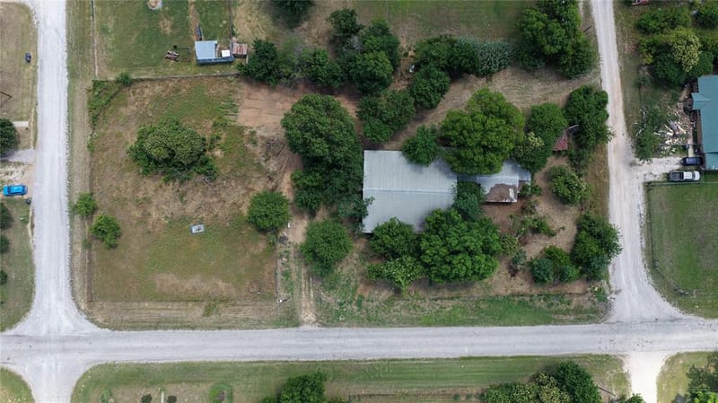 306 Denver Road, Sunset TX 76270 - Photo 5