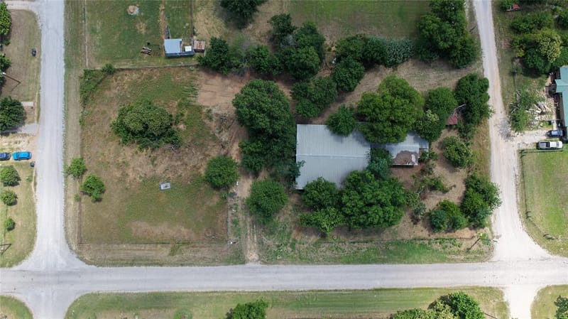 306 Denver Road, Sunset TX 76270 - Photo 10