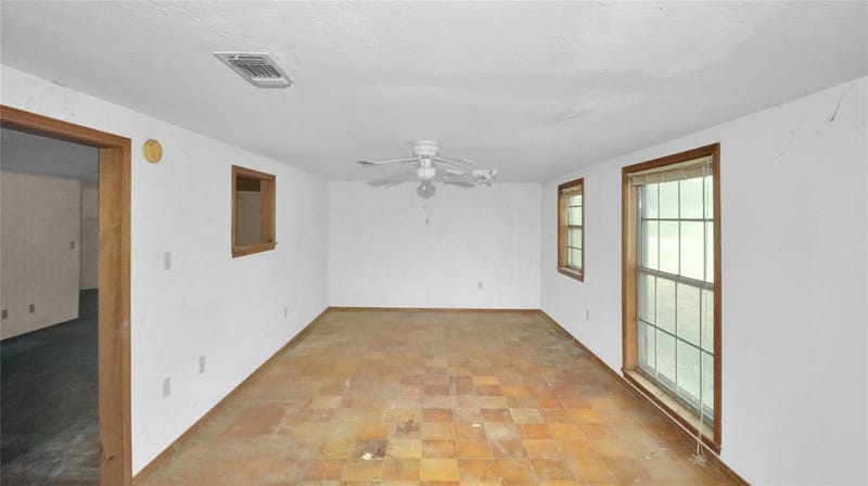 306 Denver Road, Sunset TX 76270 - Photo 11