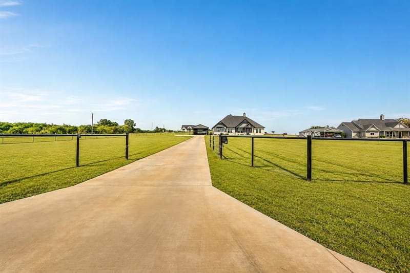 2433 Old Denton Highway, Decatur TX 76234 - Photo 6