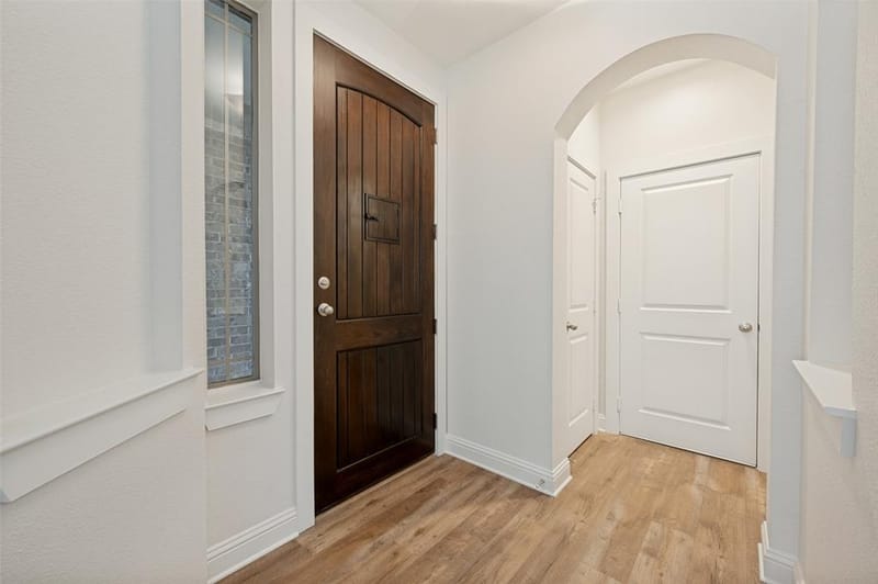 921 Brook Forest Lane, Euless TX 76039 - Photo 2