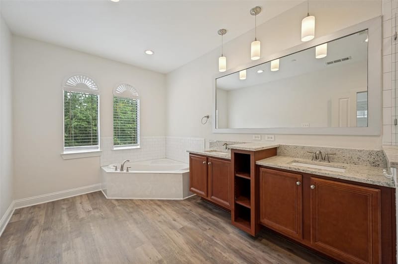 921 Brook Forest Lane, Euless TX 76039 - Photo 12