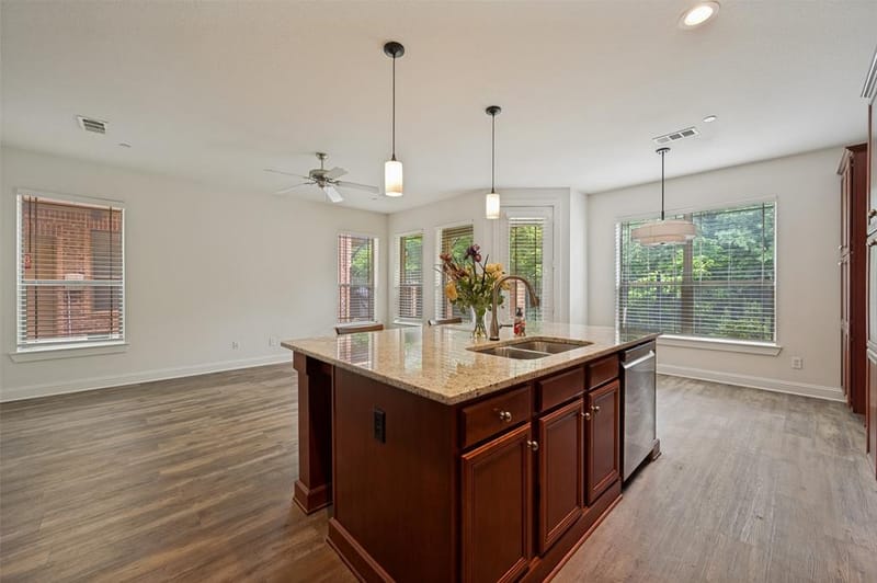 921 Brook Forest Lane, Euless TX 76039 - Photo 5