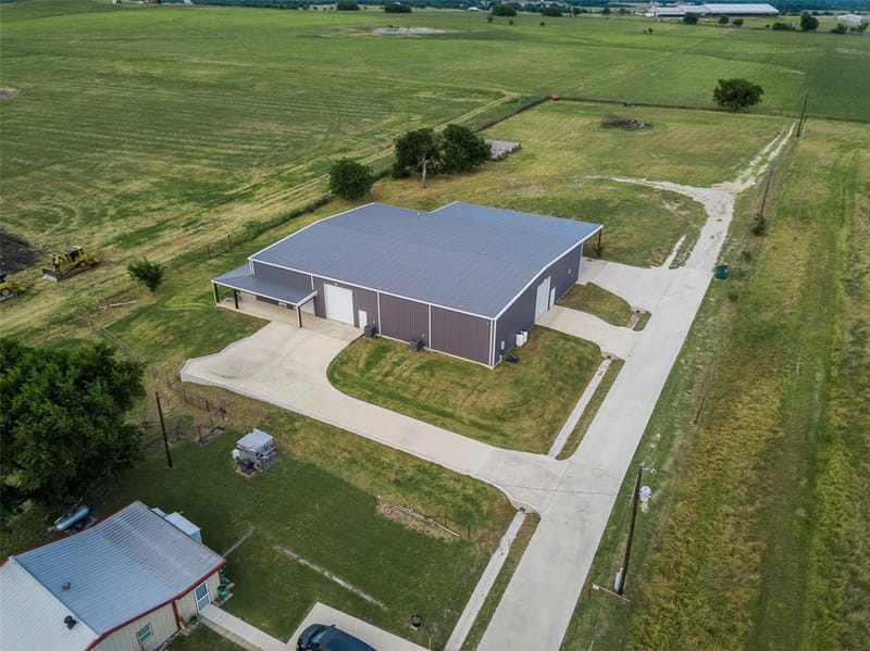 426 CR 2320, Decatur TX 76234 - Photo 2