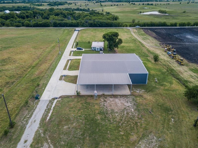 426 CR 2320, Decatur TX 76234 - Photo 5