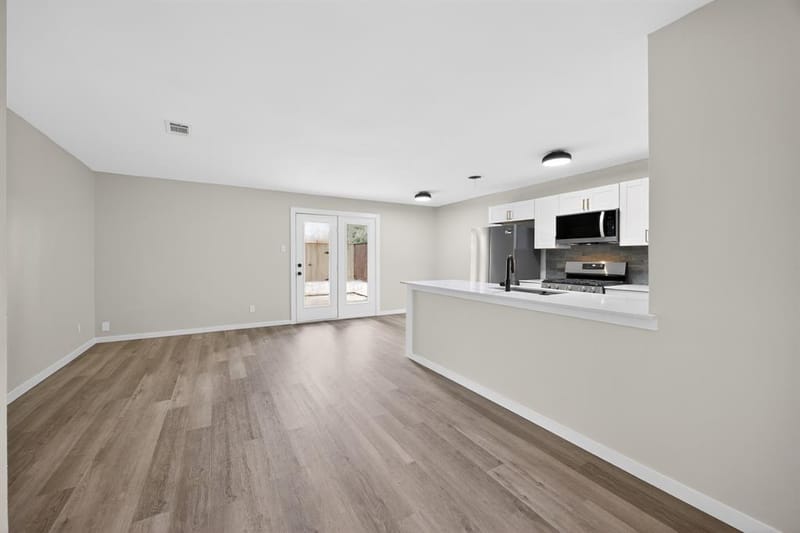 8617 Flicker Lane, Dallas TX 75238 - Photo 2