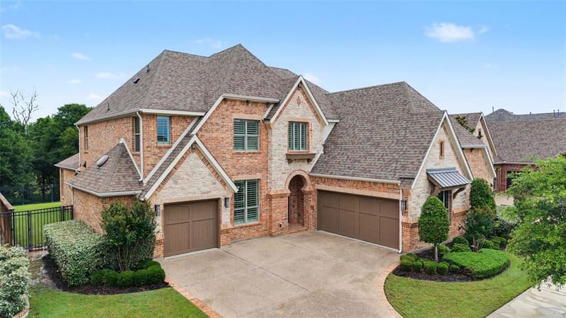1241 Blue Lake Boulevard, Arlington TX 76005